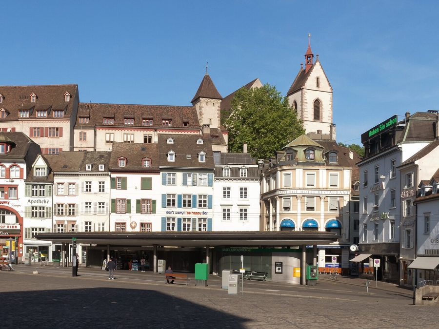 Barfüsserplatz market