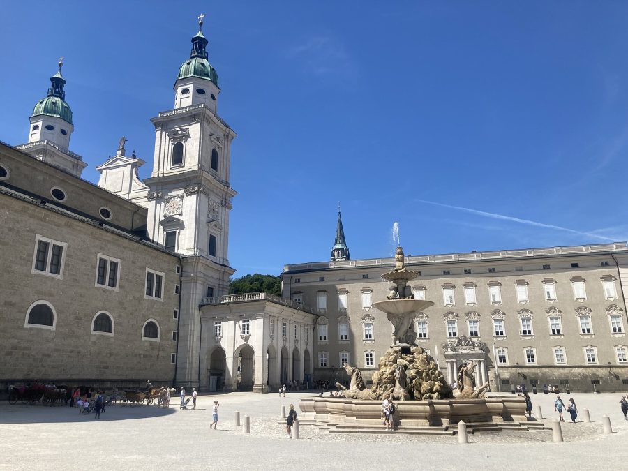 Christkindlmarkt on Domplatz and Residenzplatz