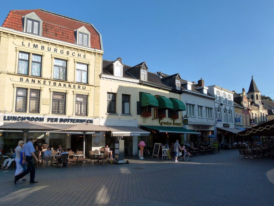 Grotestraat and the old town
