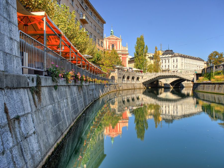 Riverbank stalls on Cankarjevo nabrežje